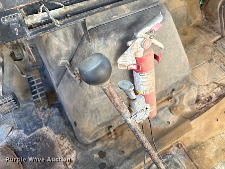 image for item EP2913 1986 International F2674 ready mix truck