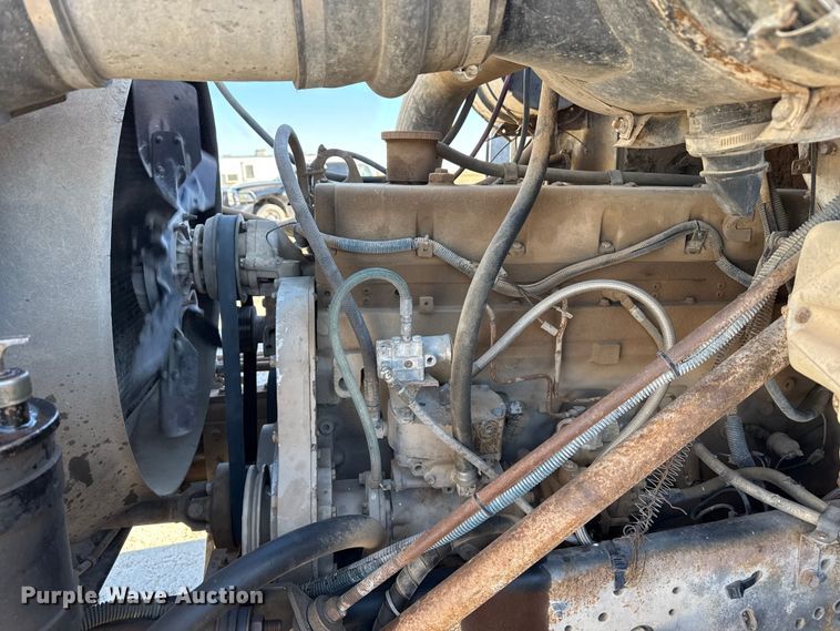 image for item EP2913 1986 International F2674 ready mix truck