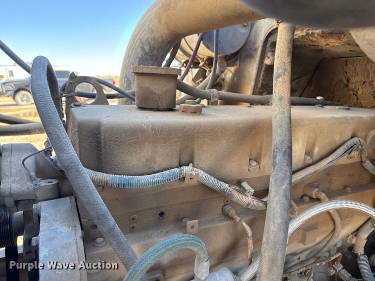 image for item EP2913 1986 International F2674 ready mix truck