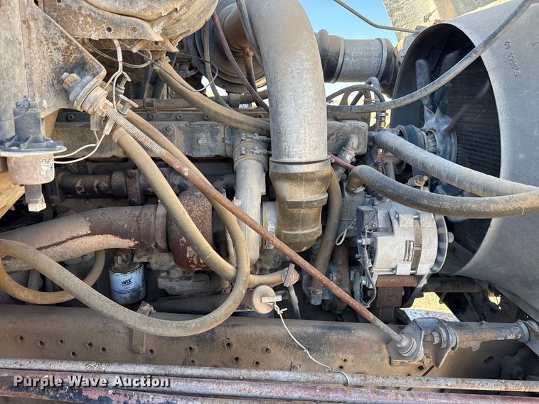 image for item EP2913 1986 International F2674 ready mix truck