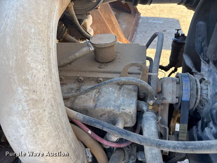 image for item EP2913 1986 International F2674 ready mix truck