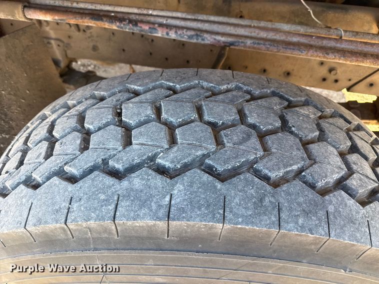 image for item EP2913 1986 International F2674 ready mix truck