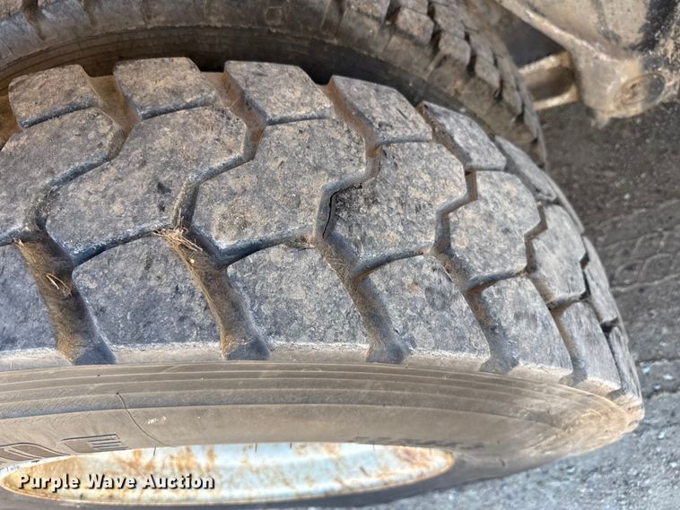 image for item EP2913 1986 International F2674 ready mix truck