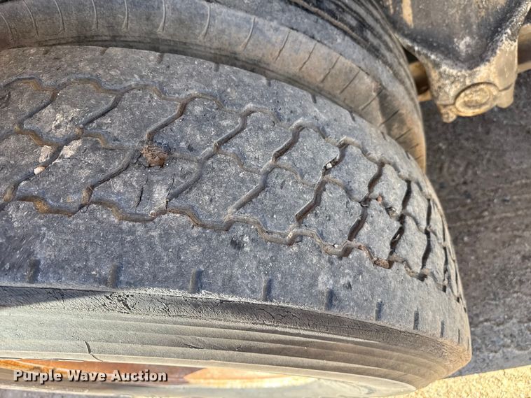 image for item EP2913 1986 International F2674 ready mix truck