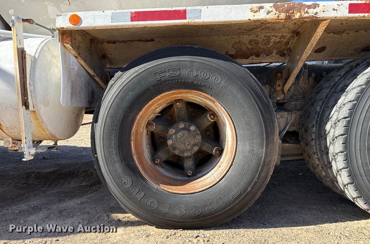 image for item EP2913 1986 International F2674 ready mix truck