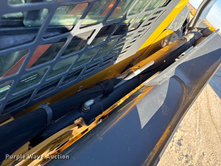 image for item EP2914 2019 John Deere 324G skid steer loader