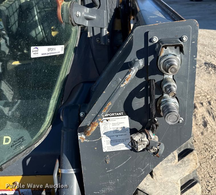 image for item EP2914 2019 John Deere 324G skid steer loader
