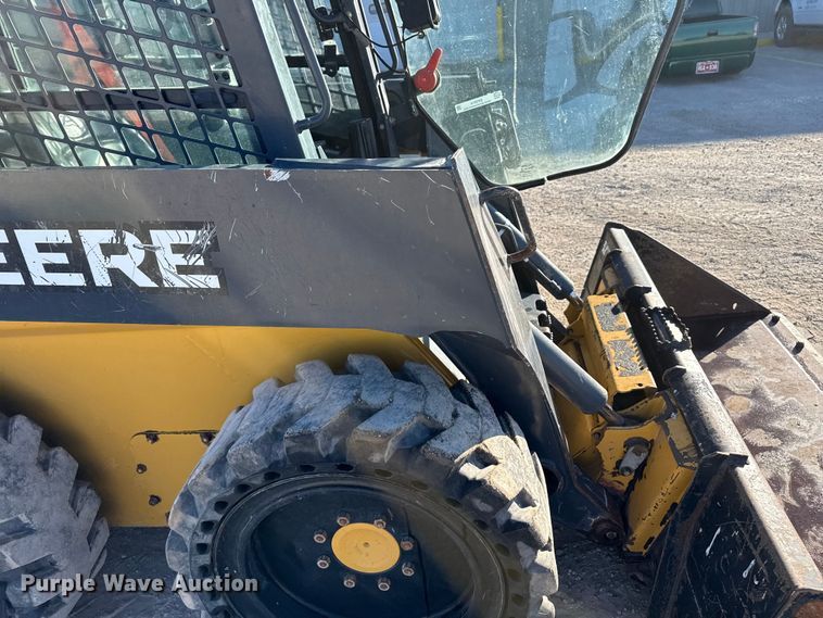 image for item EP2914 2019 John Deere 324G skid steer loader