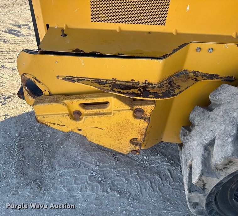 image for item EP2914 2019 John Deere 324G skid steer loader