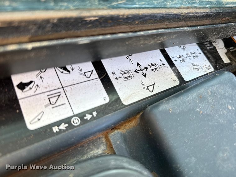 image for item EP2914 2019 John Deere 324G skid steer loader