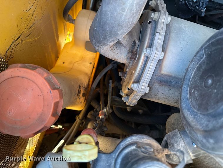 image for item EP2914 2019 John Deere 324G skid steer loader