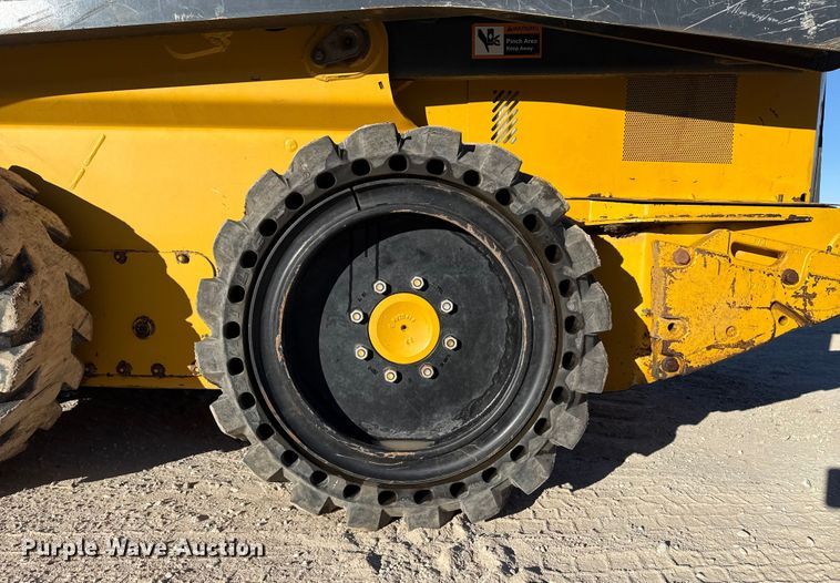 image for item EP2914 2019 John Deere 324G skid steer loader