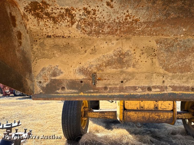 image for item EP2918 Ford 555 backhoe