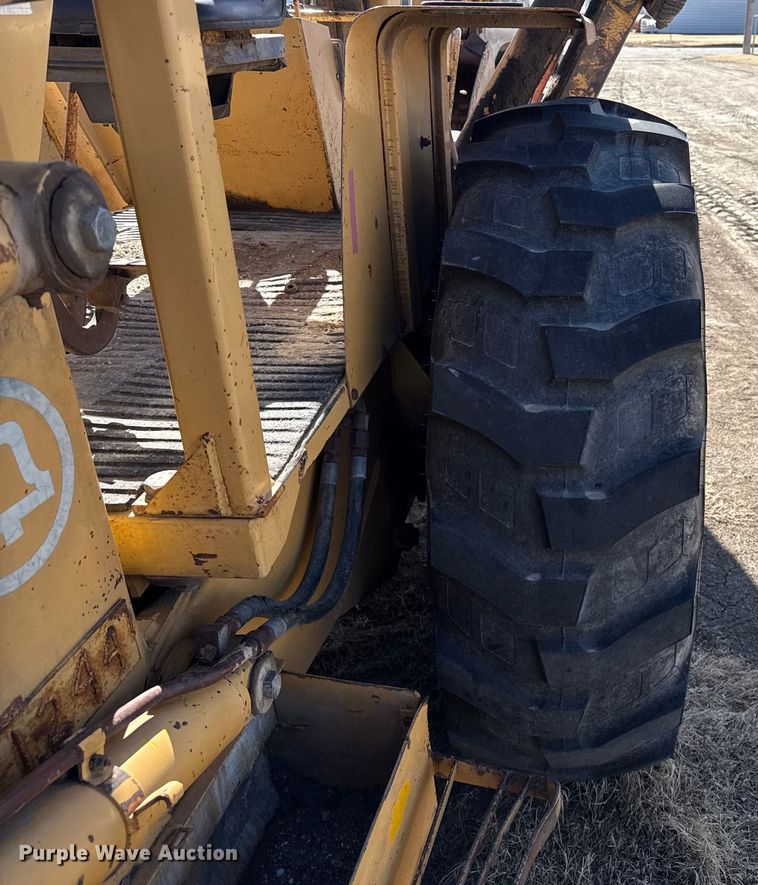 image for item EP2918 Ford 555 backhoe