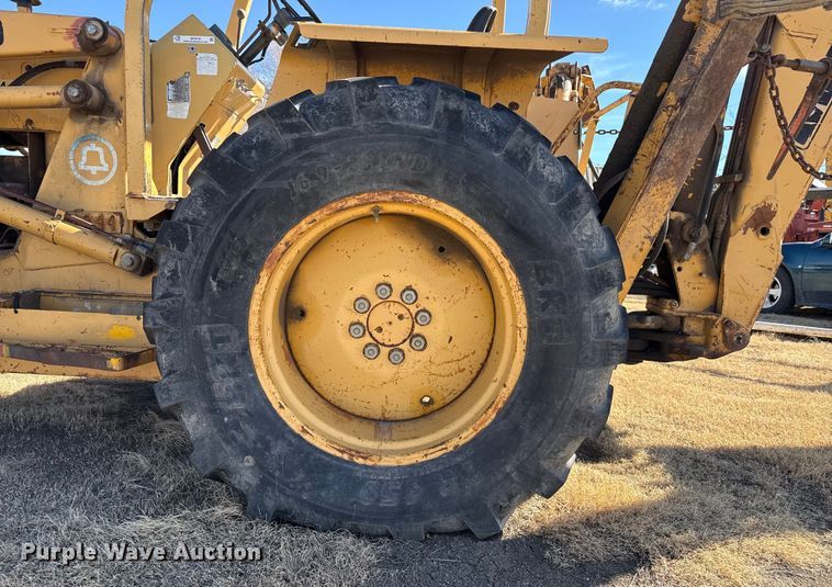 image for item EP2918 Ford 555 backhoe