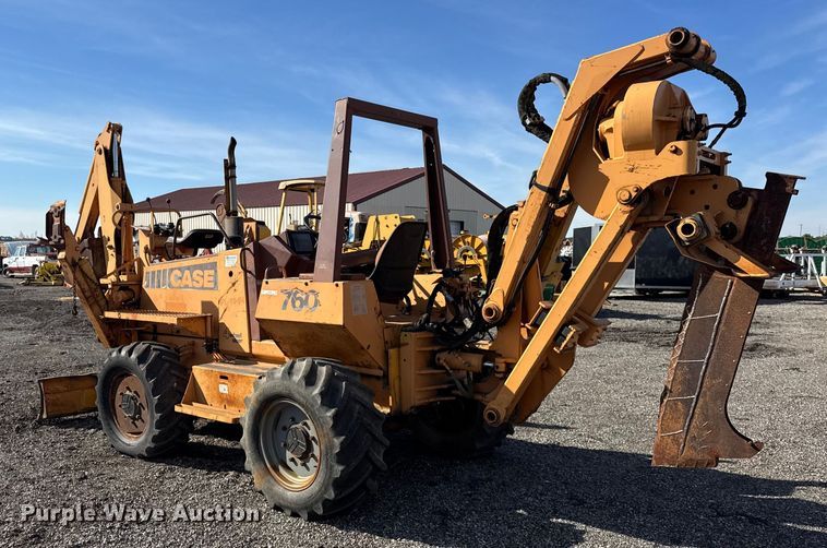 image for item ER0225 1989 Case 760 vibratory cable plow