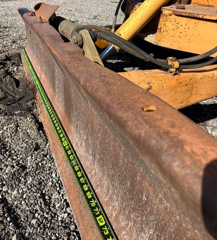 image for item ER0225 1989 Case 760 vibratory cable plow