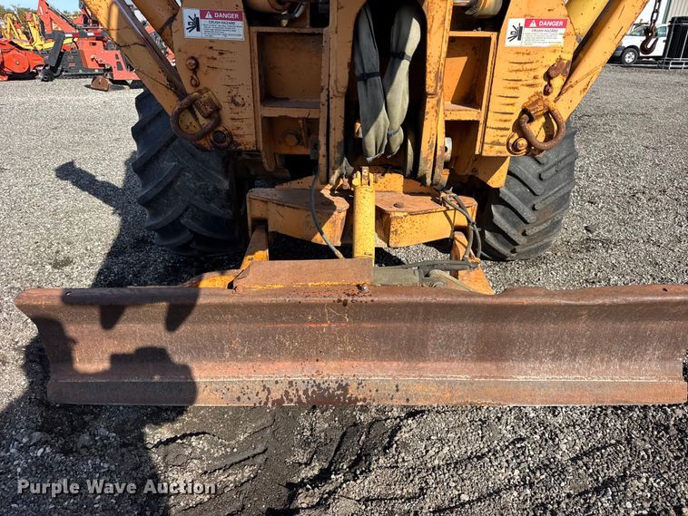 image for item ER0225 1989 Case 760 vibratory cable plow