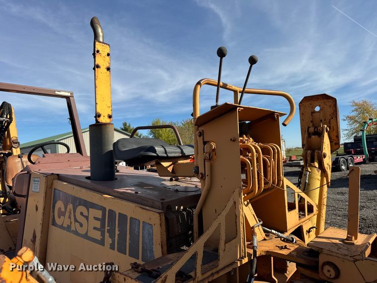 image for item ER0225 1989 Case 760 vibratory cable plow