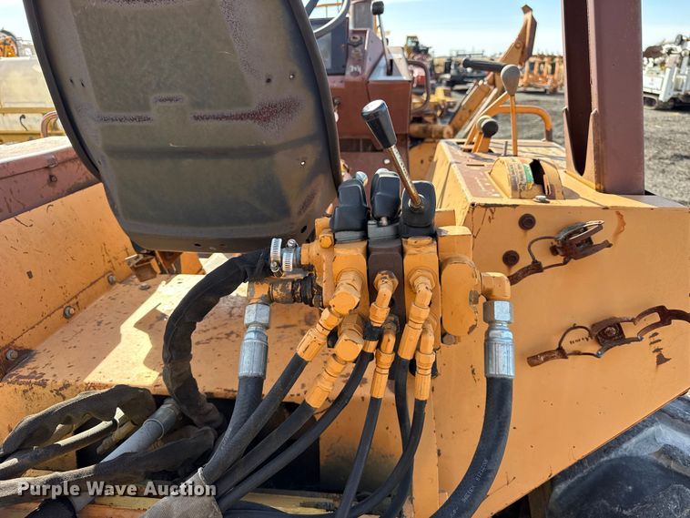 image for item ER0225 1989 Case 760 vibratory cable plow