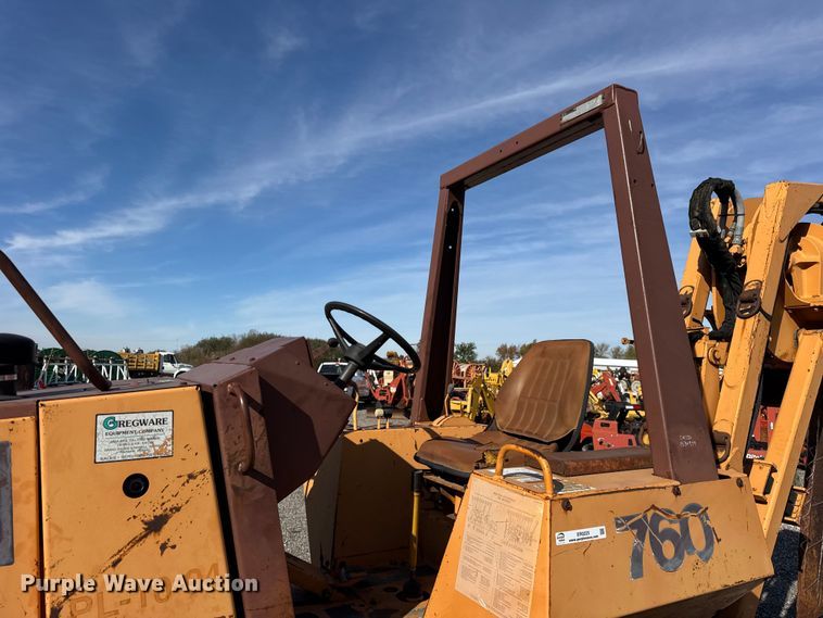 image for item ER0225 1989 Case 760 vibratory cable plow