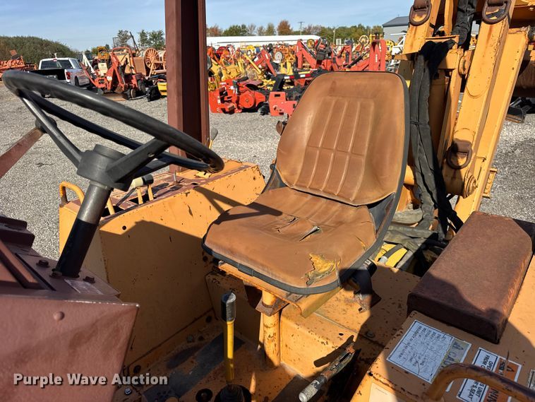 image for item ER0225 1989 Case 760 vibratory cable plow