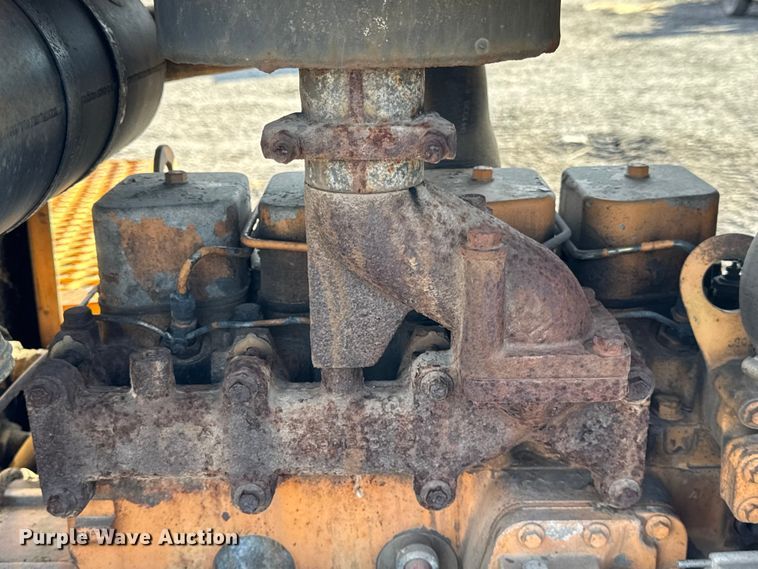 image for item ER0225 1989 Case 760 vibratory cable plow