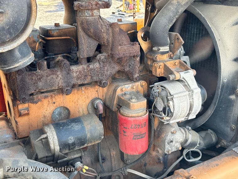 image for item ER0225 1989 Case 760 vibratory cable plow