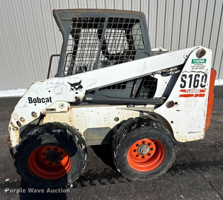 image for item ER0395 2004 Bobcat S160 skid steer loader