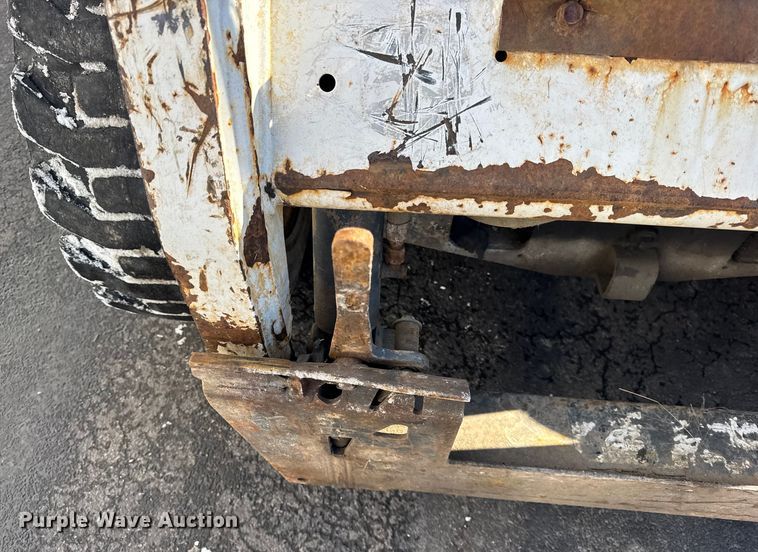 image for item ER0395 2004 Bobcat S160 skid steer loader
