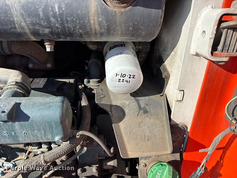 image for item ER0395 2004 Bobcat S160 skid steer loader