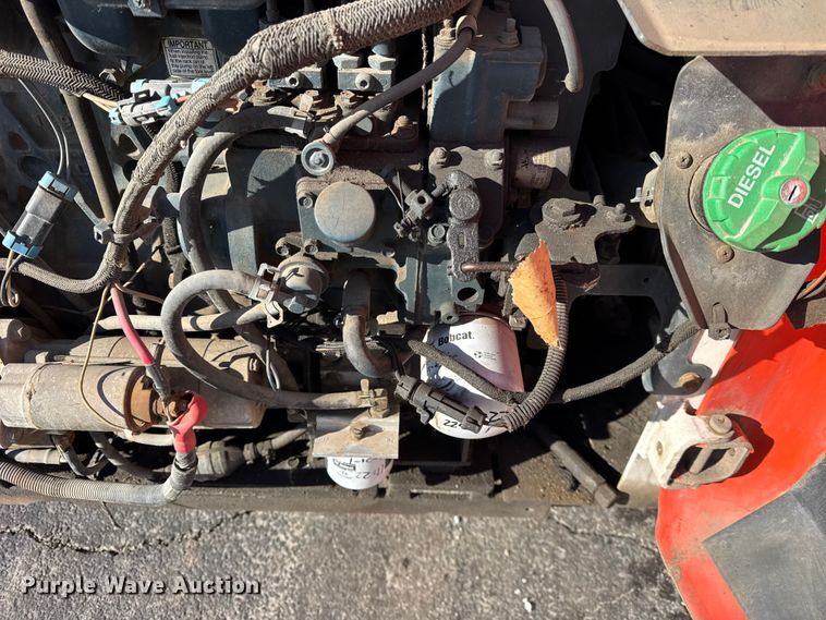 image for item ER0395 2004 Bobcat S160 skid steer loader