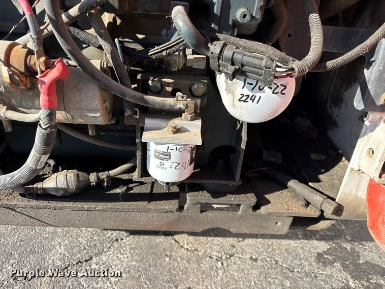 image for item ER0395 2004 Bobcat S160 skid steer loader