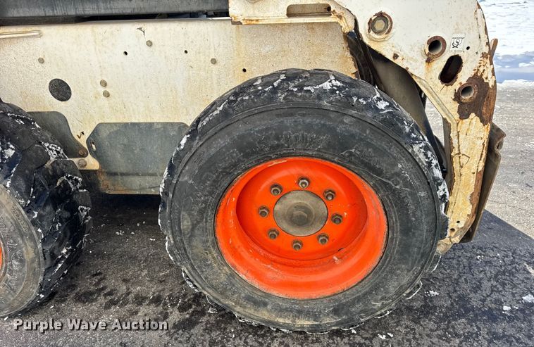 image for item ER0395 2004 Bobcat S160 skid steer loader