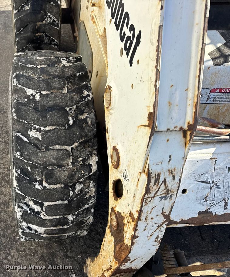 image for item ER0395 2004 Bobcat S160 skid steer loader