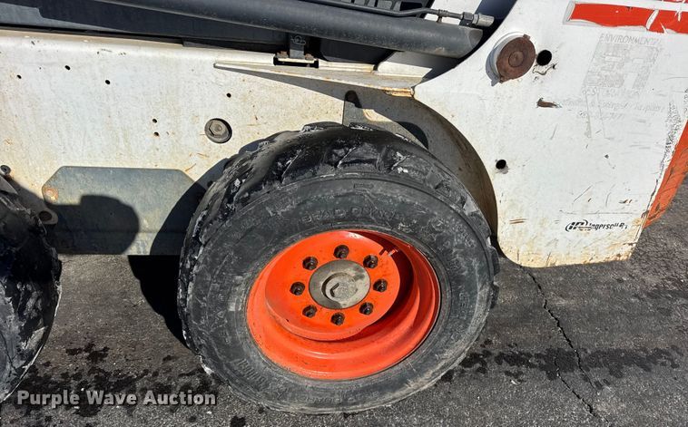 image for item ER0395 2004 Bobcat S160 skid steer loader