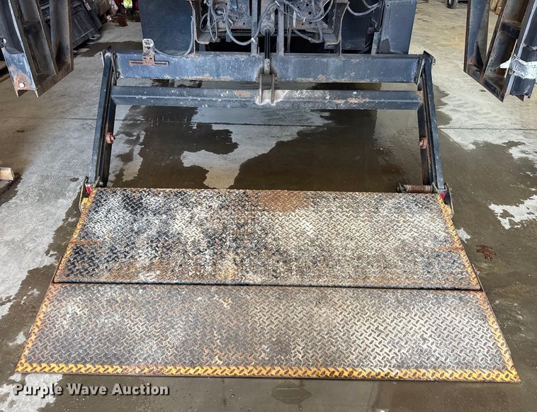 image for item ER0396 2006 Isuzu T7F box truck