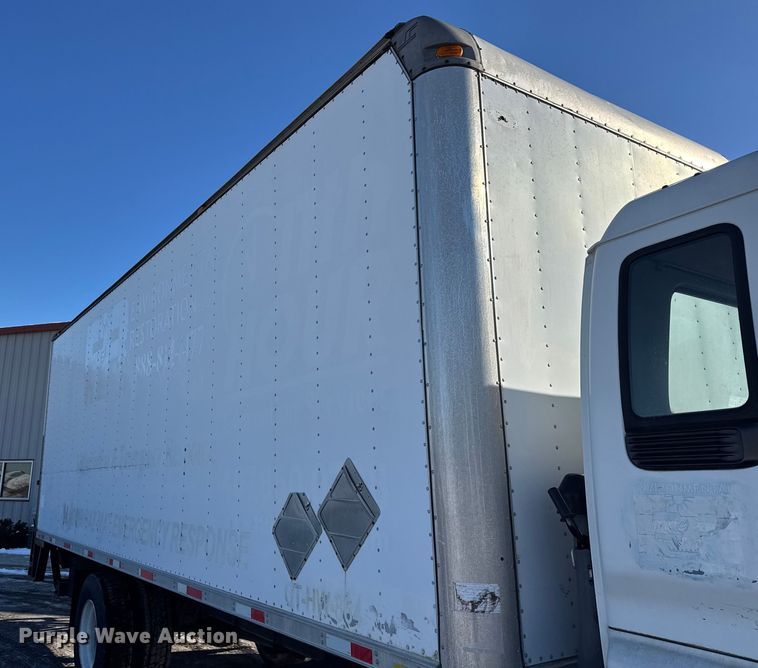 image for item ER0396 2006 Isuzu T7F box truck