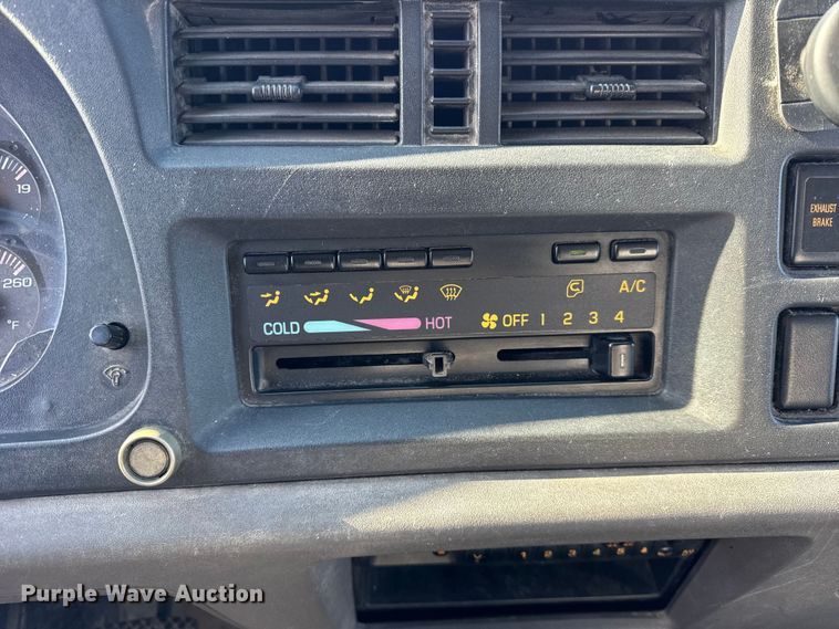 image for item ER0396 2006 Isuzu T7F box truck