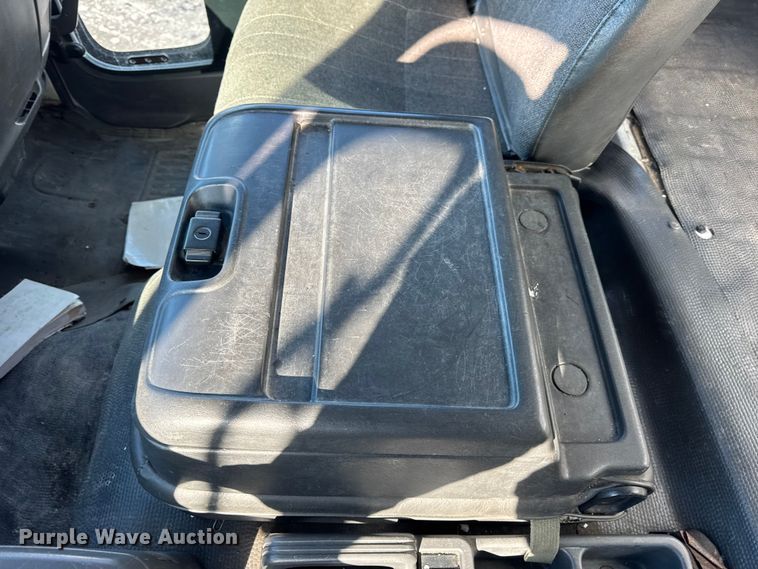 image for item ER0396 2006 Isuzu T7F box truck