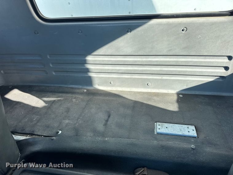 image for item ER0396 2006 Isuzu T7F box truck