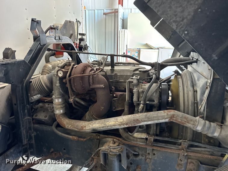 image for item ER0396 2006 Isuzu T7F box truck