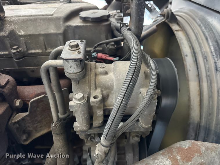 image for item ER0396 2006 Isuzu T7F box truck