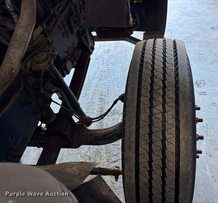 image for item ER0396 2006 Isuzu T7F box truck