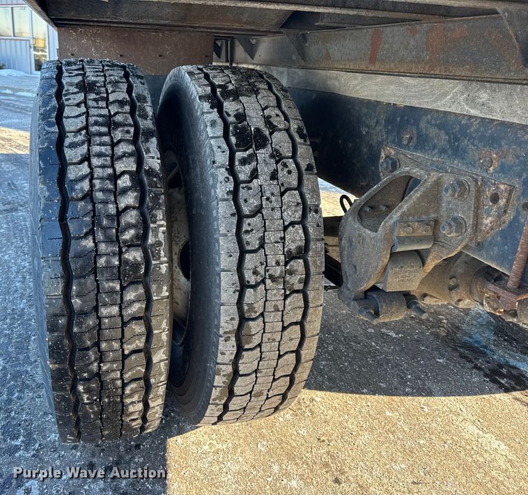 image for item ER0396 2006 Isuzu T7F box truck