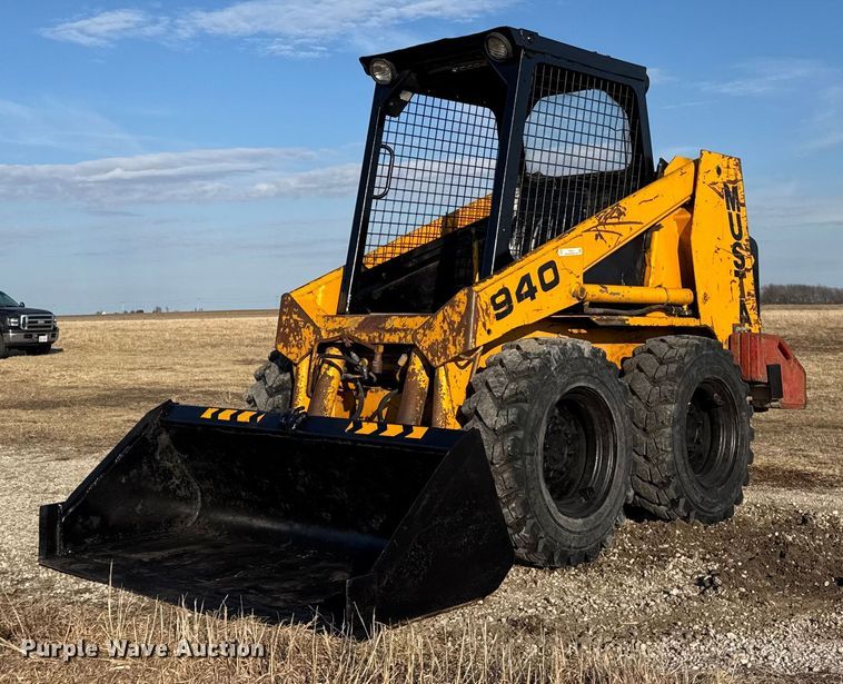 image for item ER0415 Mustang 940 skid steer loader