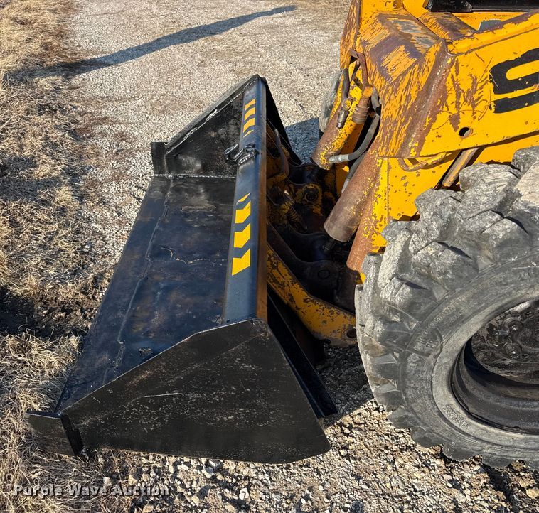 image for item ER0415 Mustang 940 skid steer loader