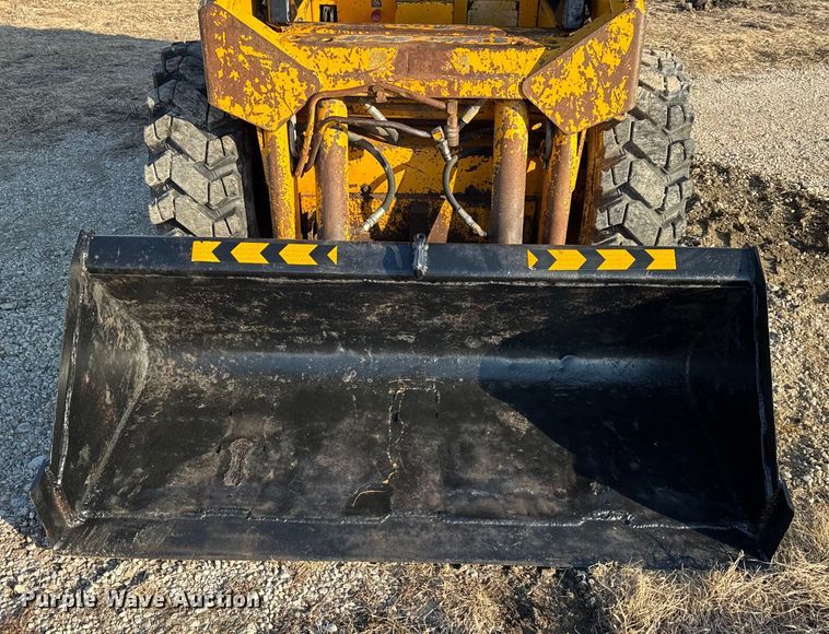 image for item ER0415 Mustang 940 skid steer loader