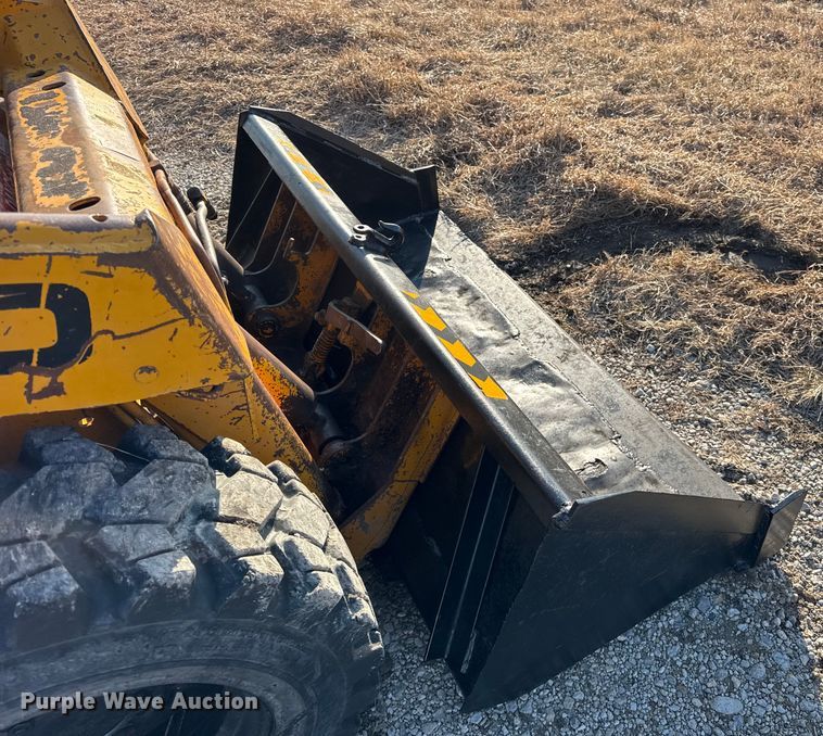 image for item ER0415 Mustang 940 skid steer loader