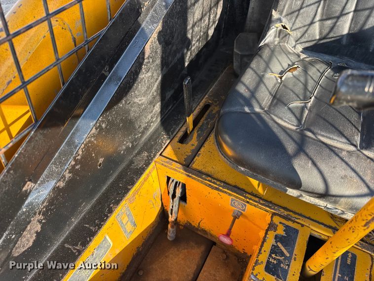 image for item ER0415 Mustang 940 skid steer loader